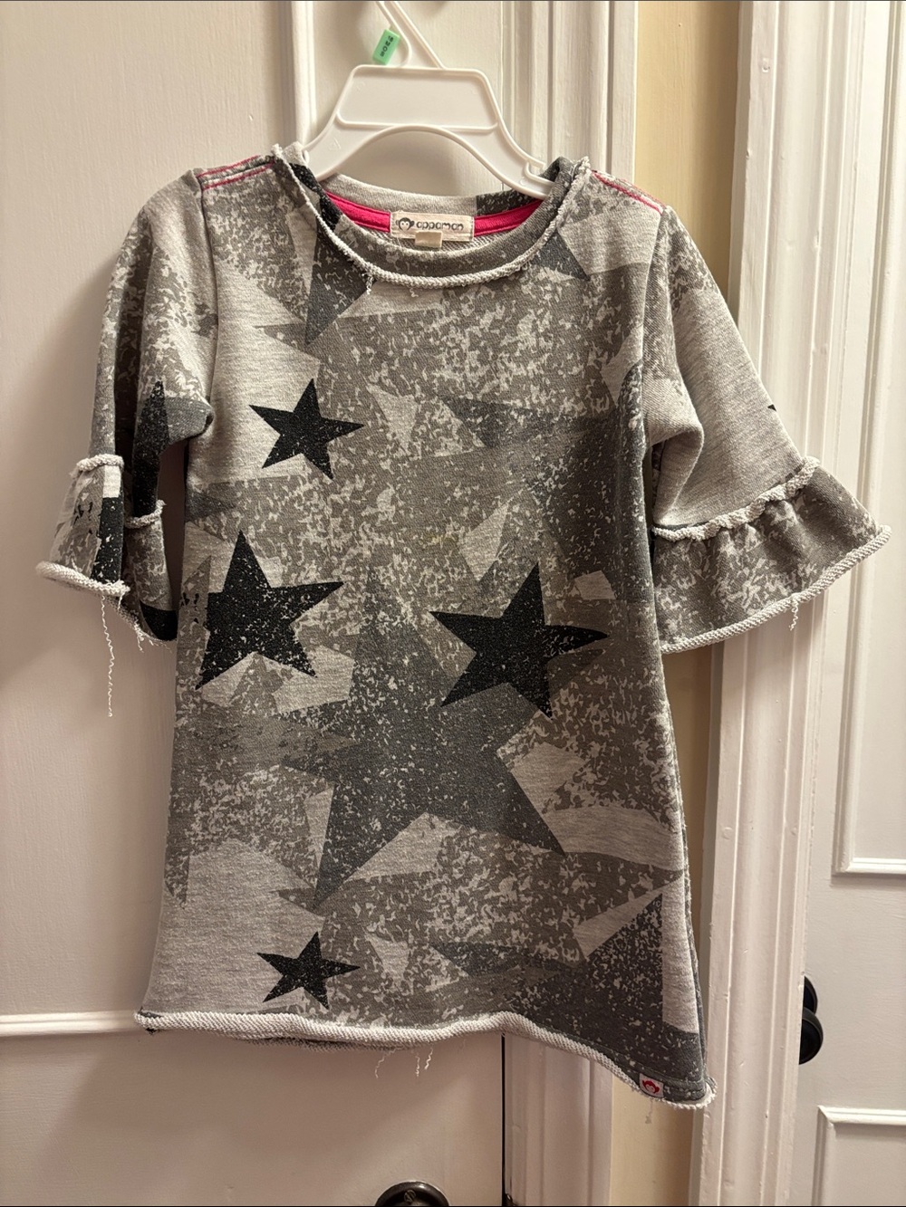 Appaman Kids' Gray Star Print Ruffle Sleeve dress